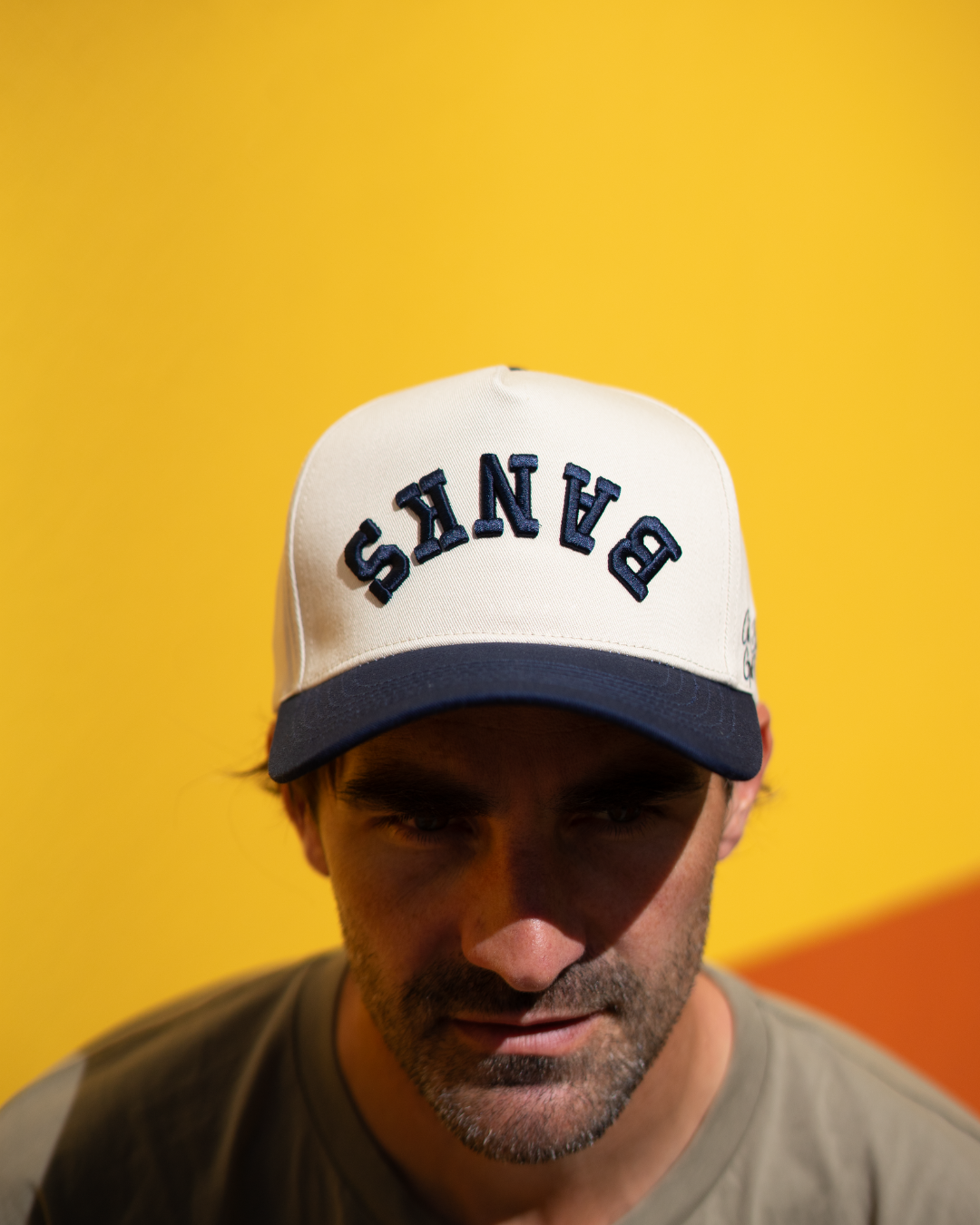 BANKS UPSIDE DOWN HAT Cream & Navy
