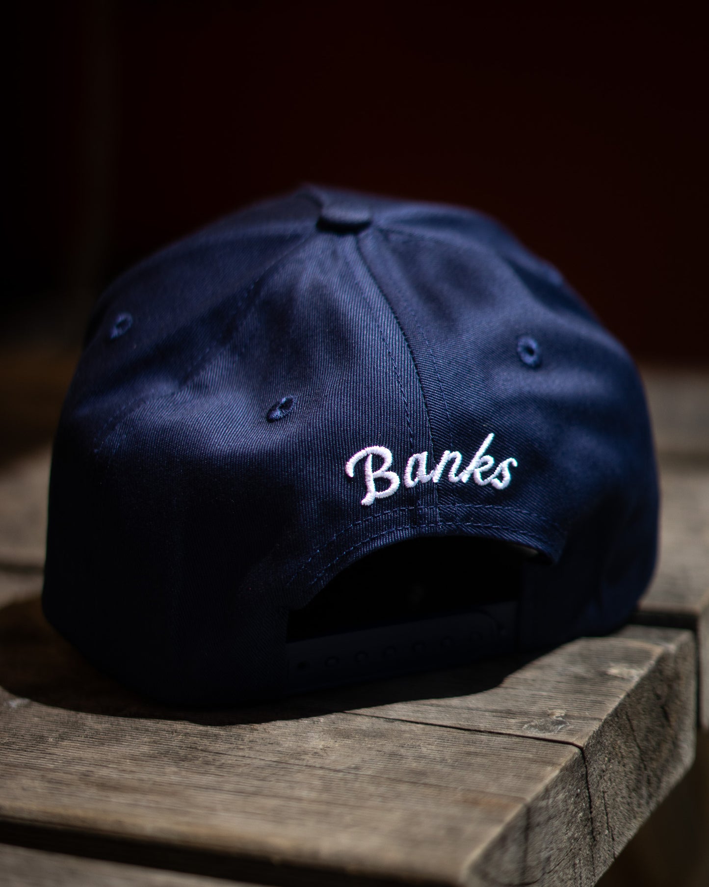 B EMBROIDED SNAPBACK